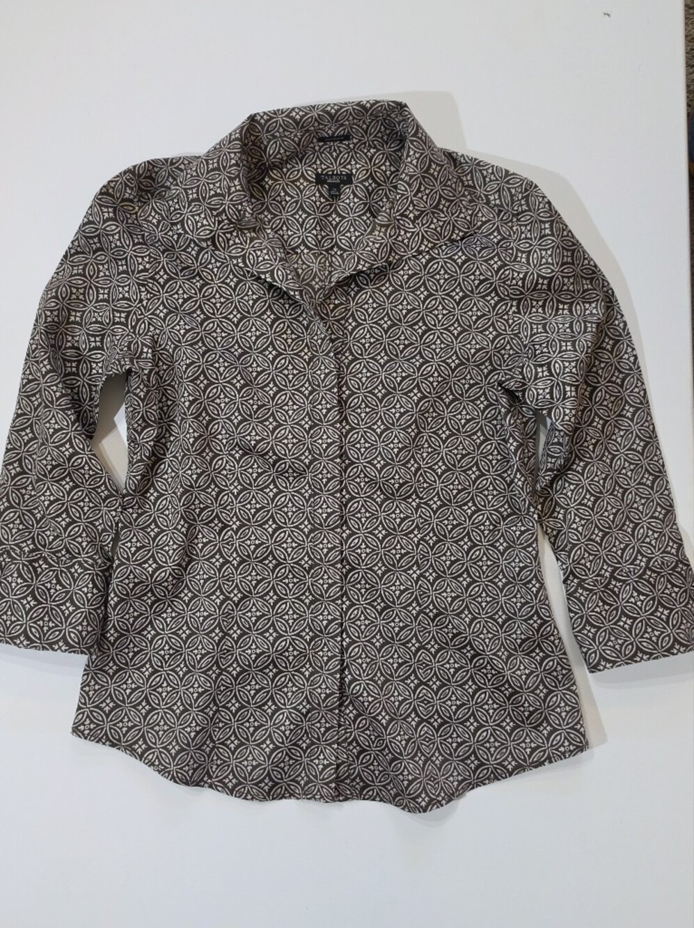 Talbots Wrinkle Resistant Button Down Shirt Womens 10 Tan Brown Geometric Print
